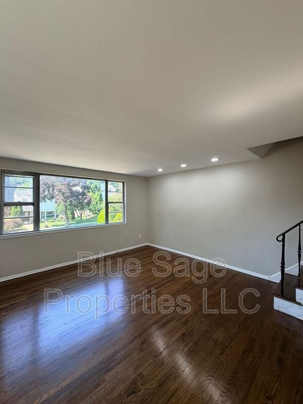 Building Photo - 205 Juniper Rd