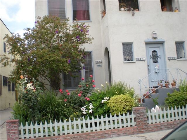 front of building - 515 N Spaulding Ave