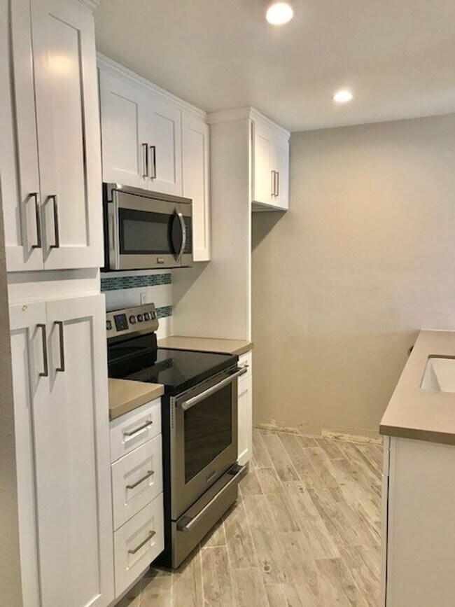 Foto del edificio - Totally Updated Ocean View 1 bedroom in The Village