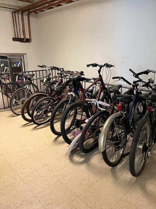 525 Fairbrook St Unit 214, Northville, MI 48167 Condo for Rent in