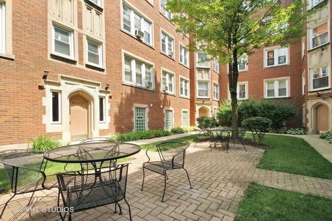 Building Photo - 4423 Lawndale Ave