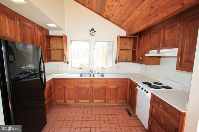 Foto del edificio - 183 John Brown Farm Rd