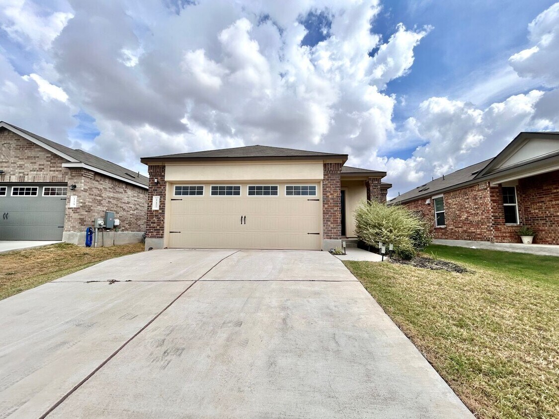 Foto principal - 3 BR / 2 BA Home for Rent in Hutto