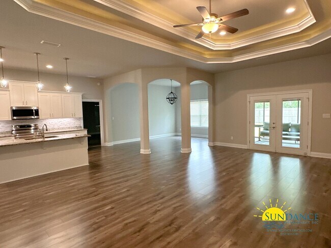Foto del edificio - 5 Bedroom like new BEAUTIFUL Navarre home, call today!