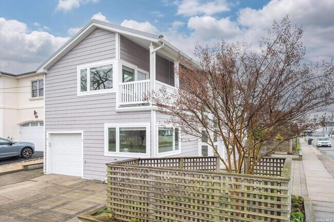 Building Photo - 100 Eldorado St