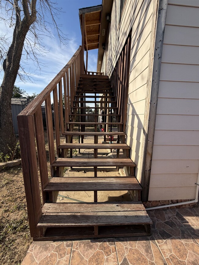 Building Photo - 10214 Blitzen Dr