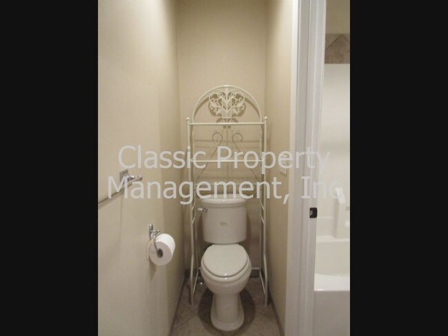 Foto del edificio - 8245 N Chatham Ave