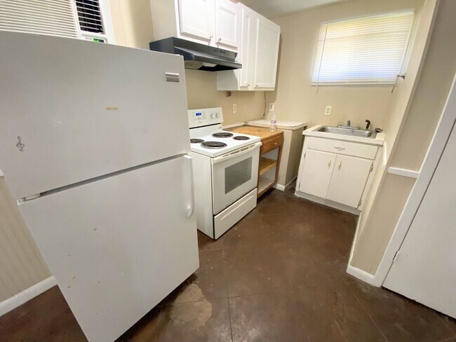 Foto del edificio - Discover Simplicity and Savings at 2209 St...
