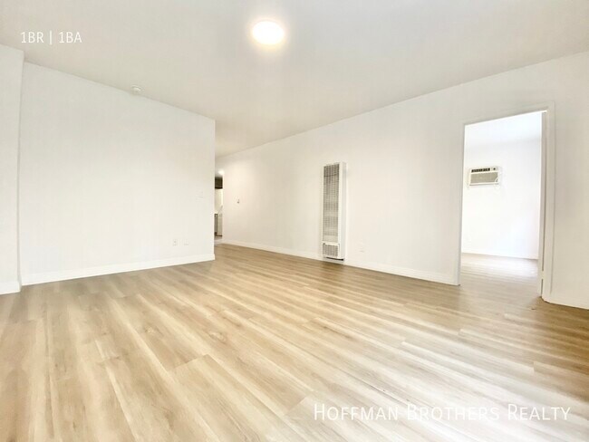 Foto del edificio - 1242 Bronson Ave