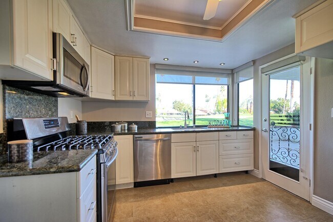 Building Photo - 16 San Sebastian Dr