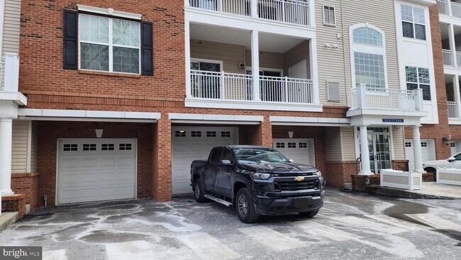 Building Photo - 245 Breeders Cup Dr