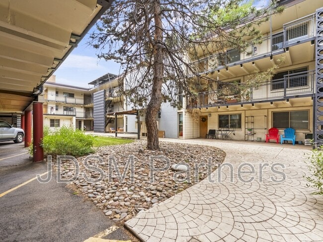 Building Photo - 2860 W 32nd Ave