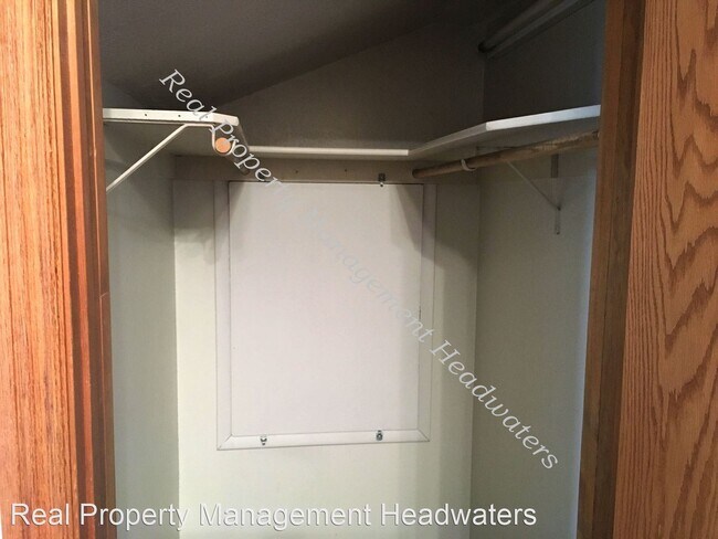 Foto del edificio - 2 br, 1 bath Apartment - 2102 National Avenue