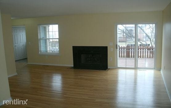 Building Photo - 2 br, 2.5 bath Condo - 252 Barrington Cir