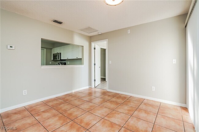 Foto del edificio - 220 SE 27th Terrace