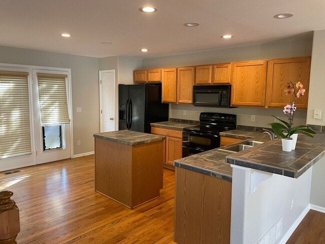 Building Photo - Beautiful home for rent Littelton CO