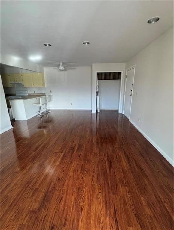 Building Photo - 400 Narragansett Pkwy