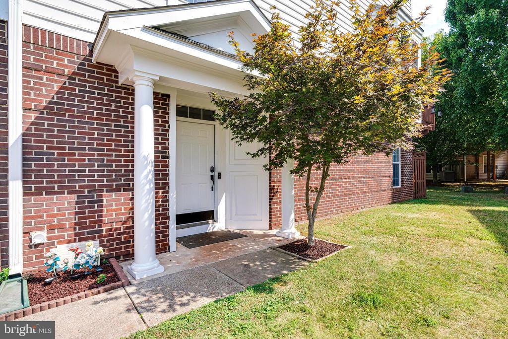 Primary Photo - 46185 Walpole Terrace