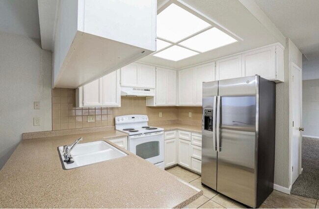 Foto del edificio - 18 Dempster Ct