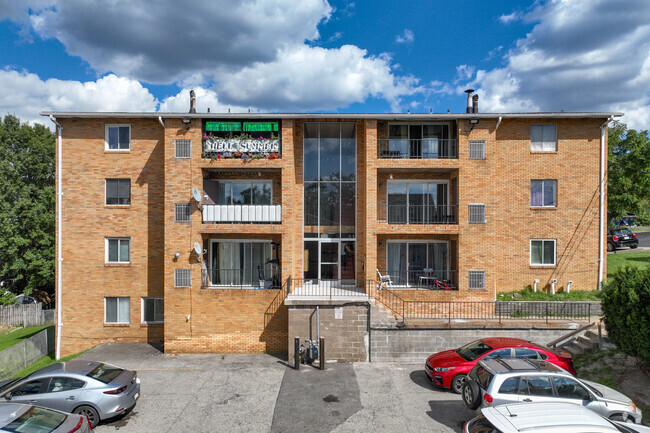 Building Photo - 120 Stamm Ave