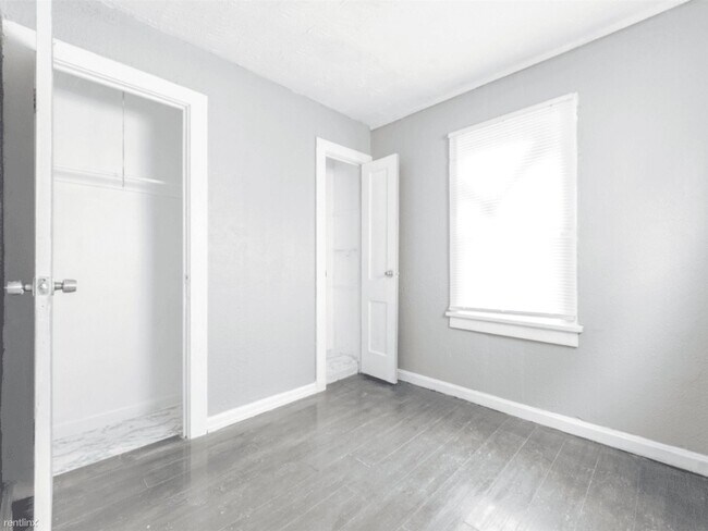 Foto del edificio - 2 br, 1 bath House - 3671 East 103rd Street
