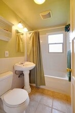 Building Photo - Remodeled Wedgewood Home!