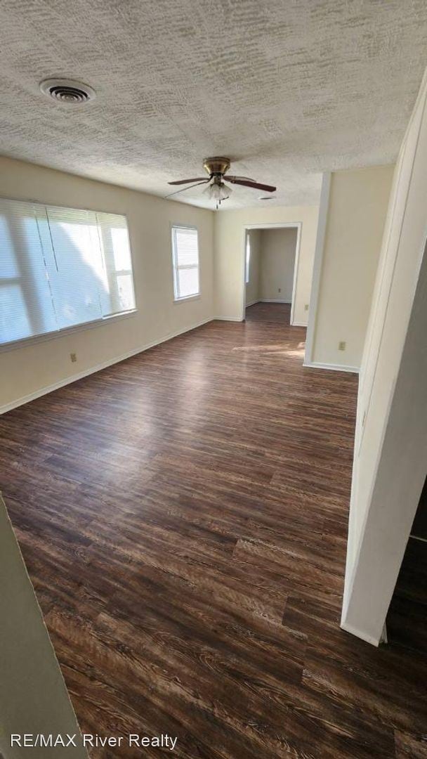 Building Photo - 4 br, 2 bath House - 2422 Yates Dr