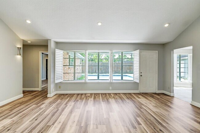 Building Photo - 6007 Beaudry Dr