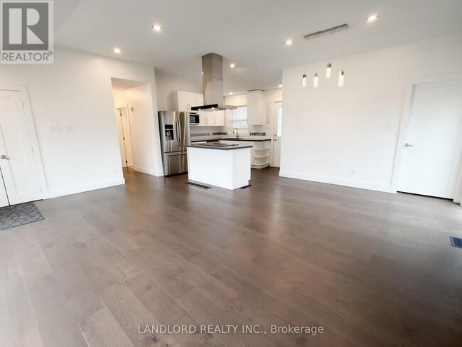 Building Photo - 18 Deerfield Rd