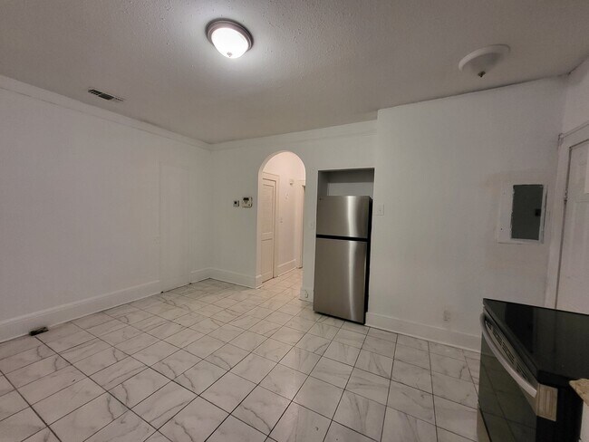 Foto del edificio - 4304-4306 Springfield Blvd