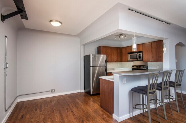 Foto del edificio - 636 N Washington St