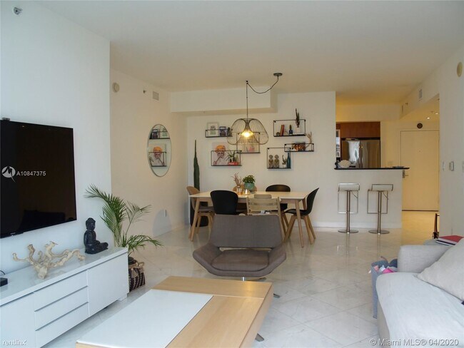 Building Photo - 2 br, 2 bath  - One Miami West Condo