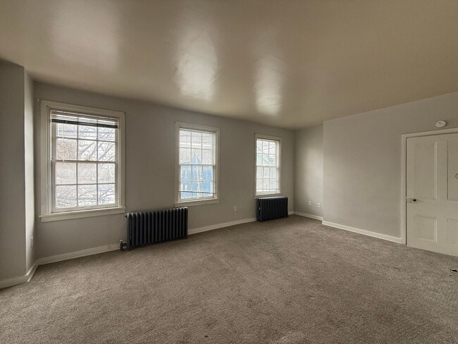 Building Photo - 128 S West St