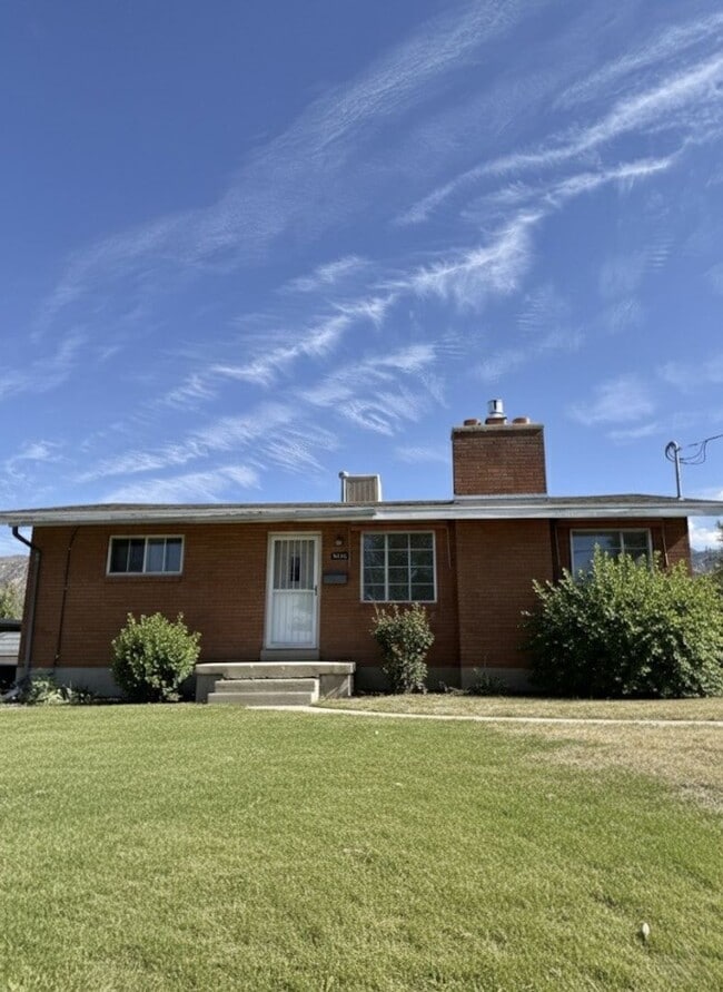 Building Photo - 4042 Porter Ave