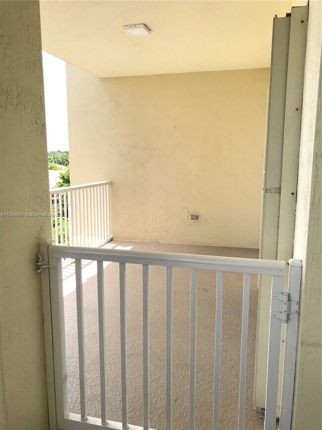 Building Photo - 10710 NW 66th St