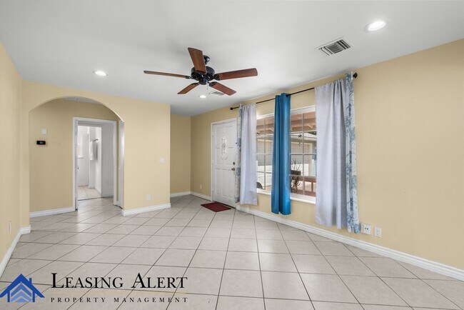 Building Photo - 38657 Landon Ave