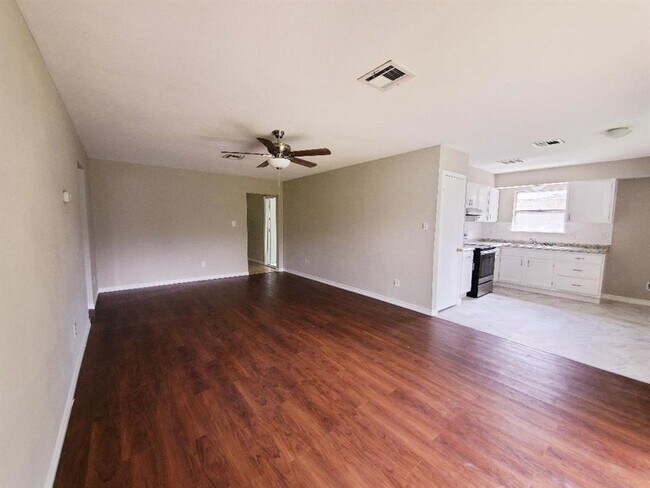 Building Photo - 3330 Ebbtide Dr
