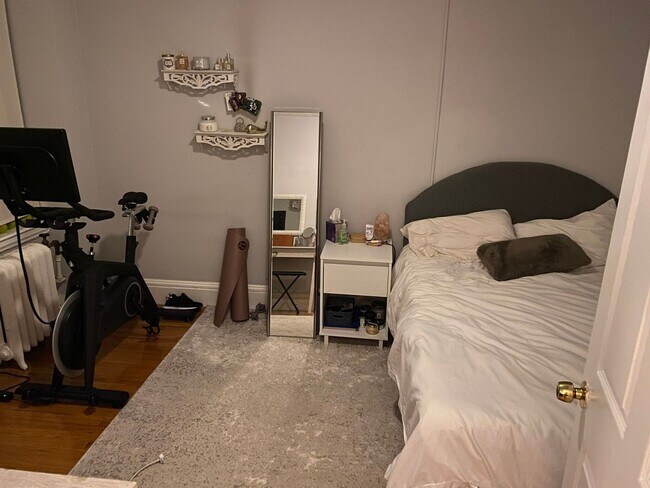 Building Photo - HOT NORTH END LISTING!!!!