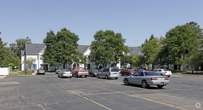 Building Photo - Heritage Place of Lake Orion