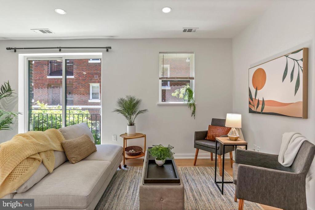 Primary Photo - 129 W St NW