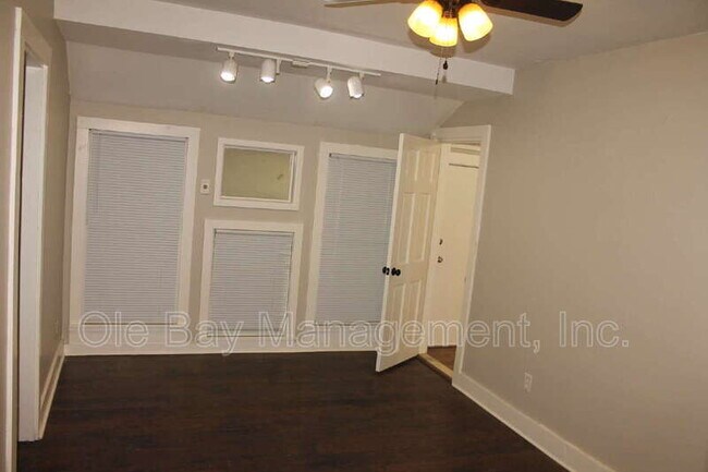 Building Photo - 1725 Laurel St