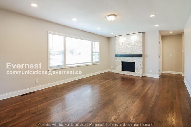 Foto del edificio - 7624 Nall Ave