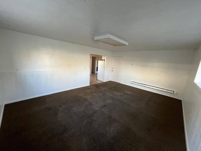 1425-w-1300-s-st-unit-b-salt-lake-city-ut-84104-condo-for-rent-in