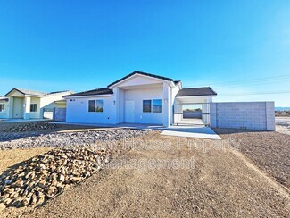 Building Photo - 831 Valiant Ave