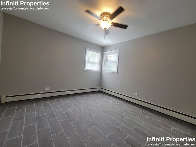 Building Photo - 2068 W 135th St