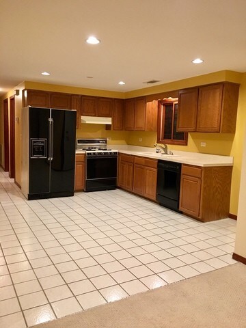 Building Photo - 2327 N 74th Ave