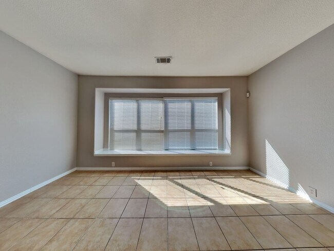 Foto del edificio - Captivating home in Crescent Springs Ranch!