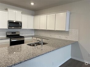 Building Photo - 2853 Franklin Dr