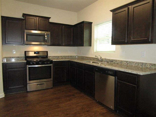 Building Photo - 4039 Clay Ct SE