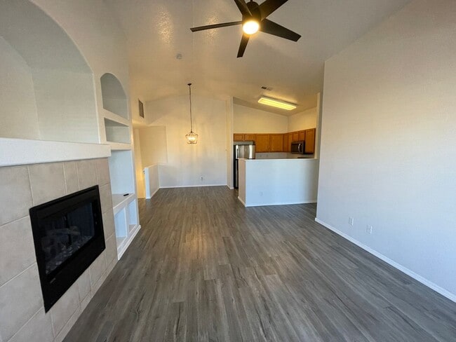 Foto del edificio - Gated community, 2 Br, 2 Ba, 1 car garage